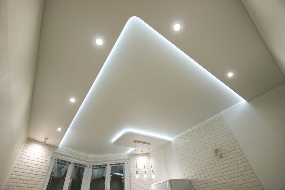 Заказать парящие натяжные потолки в г. Аксай